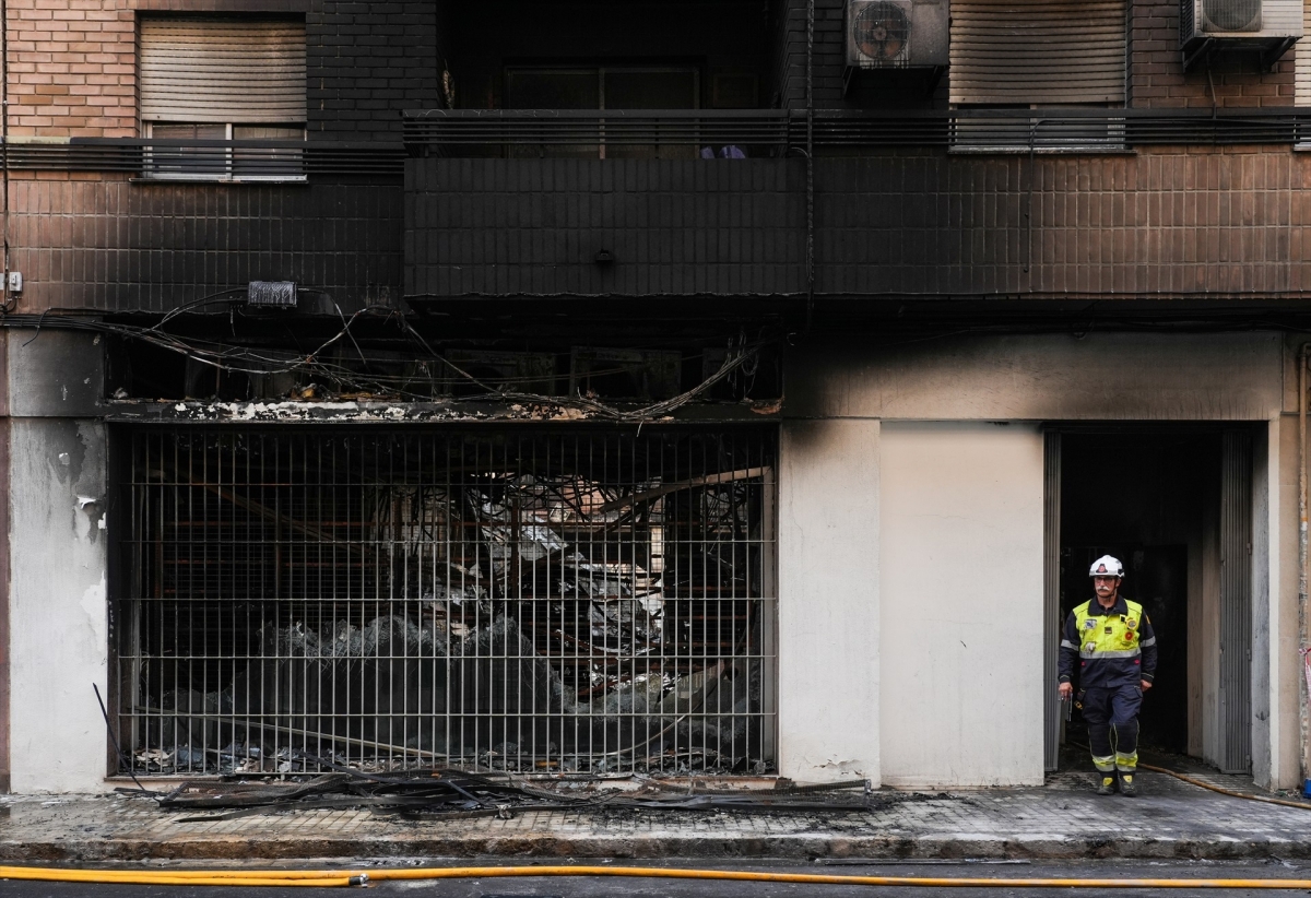 Dado de baja el suministro de agua de afectados del incendio de avenida del Puerto hasta que tengan servicio