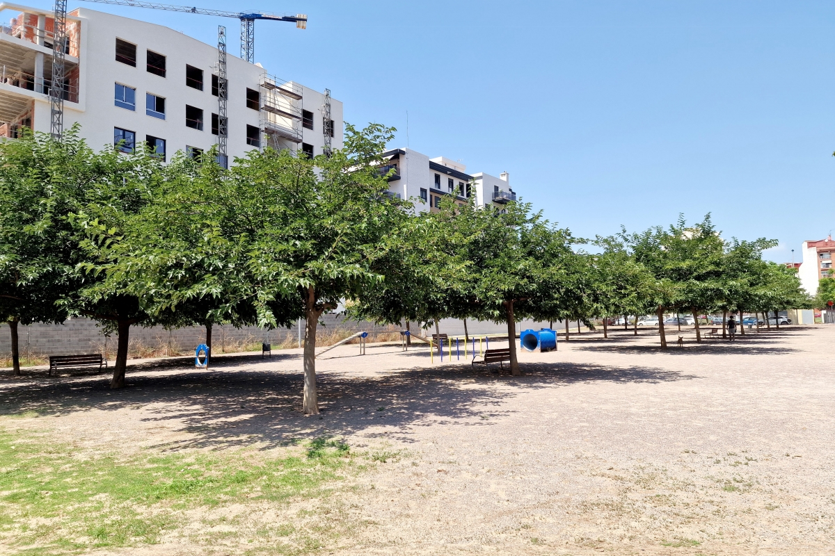 El solar del lote dos del Plan Vive en la calle Riu Llobregat. - Foto: ANTONIO PRADAS El solar del lote dos del Plan Vive en la calle Riu Llobregat.