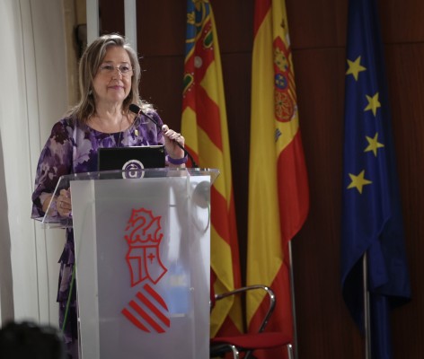 Mar Iglesias pren possessió com a nova acadèmica de l’AVL i reivindica el valencià al sud