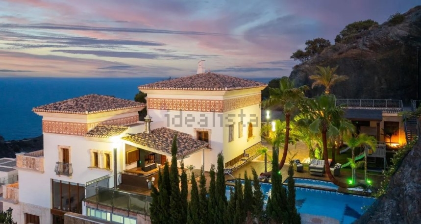 La vivienda se encarece para los ricos: las villas más caras de La Manga pasan de 2 a 4 millones de euros