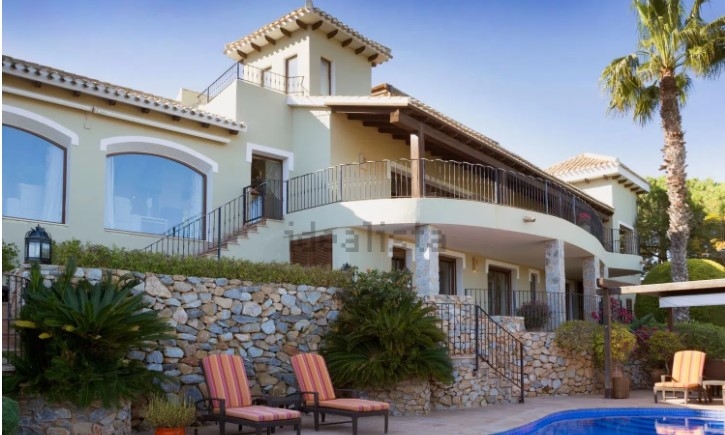 Casa en venta en La Manga Club-Atamaría - Foto: Idealista Casa en venta en La Manga Club-Atamaría