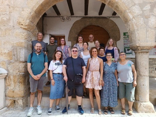 La UJI, el IES Politècnic y la Asociación de la Alpargata desarrollan proyectos culturales en Villores 