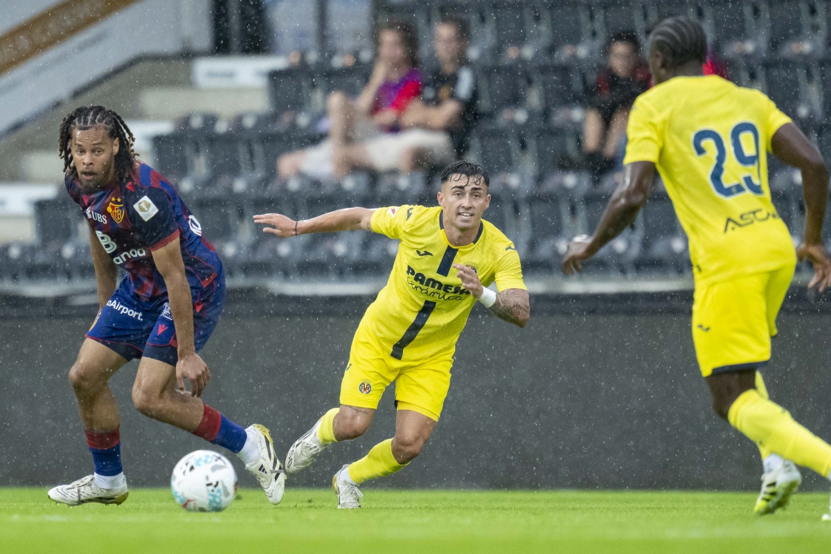 El Villarreal planta cara al Basilea en el debut de Moleiro y Rafa Marín