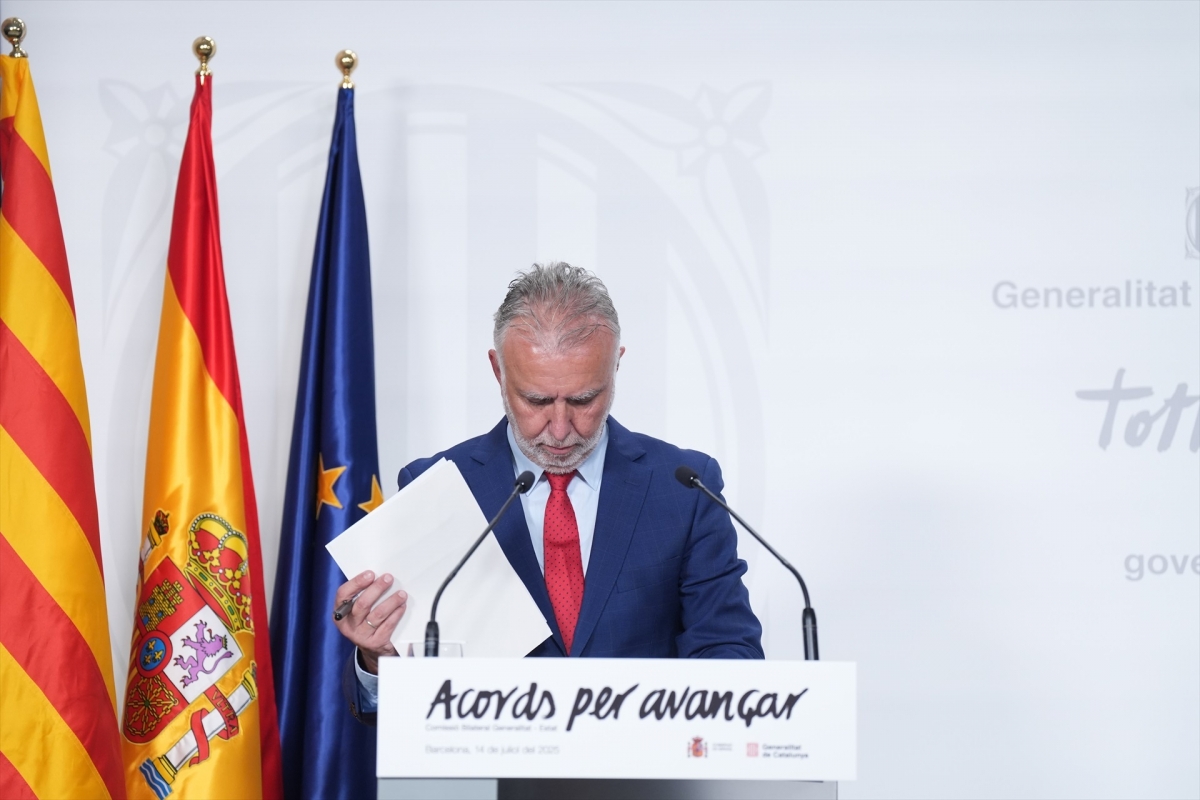 El ministro de Política Territorial, Ángel Víctor Torres, tras la firma del acuerdo. - Foto: DAVID ZORRAKINO / EP El ministro de Política Territorial, Ángel Víctor Torres, tras la firma del acuerdo.