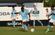 El Castellón doblega al Valencia y sigue brillando en pretemporada