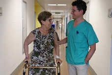 La Fe lidera en España la cirugía de prótesis de cadera con técnica mínimamente invasiva