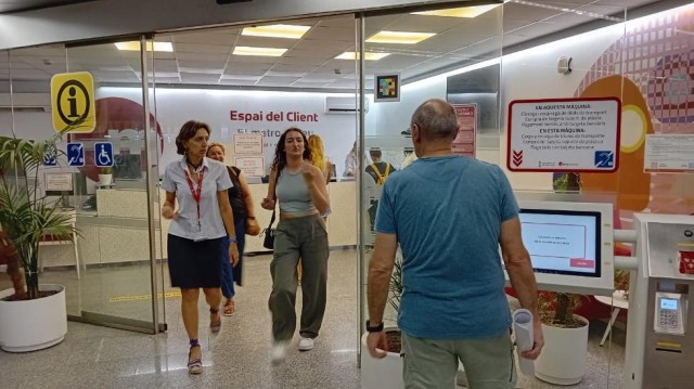 FGV oferta 76 puestos de trabajo en atención al cliente de Metrovalencia y Tram d'Alacant