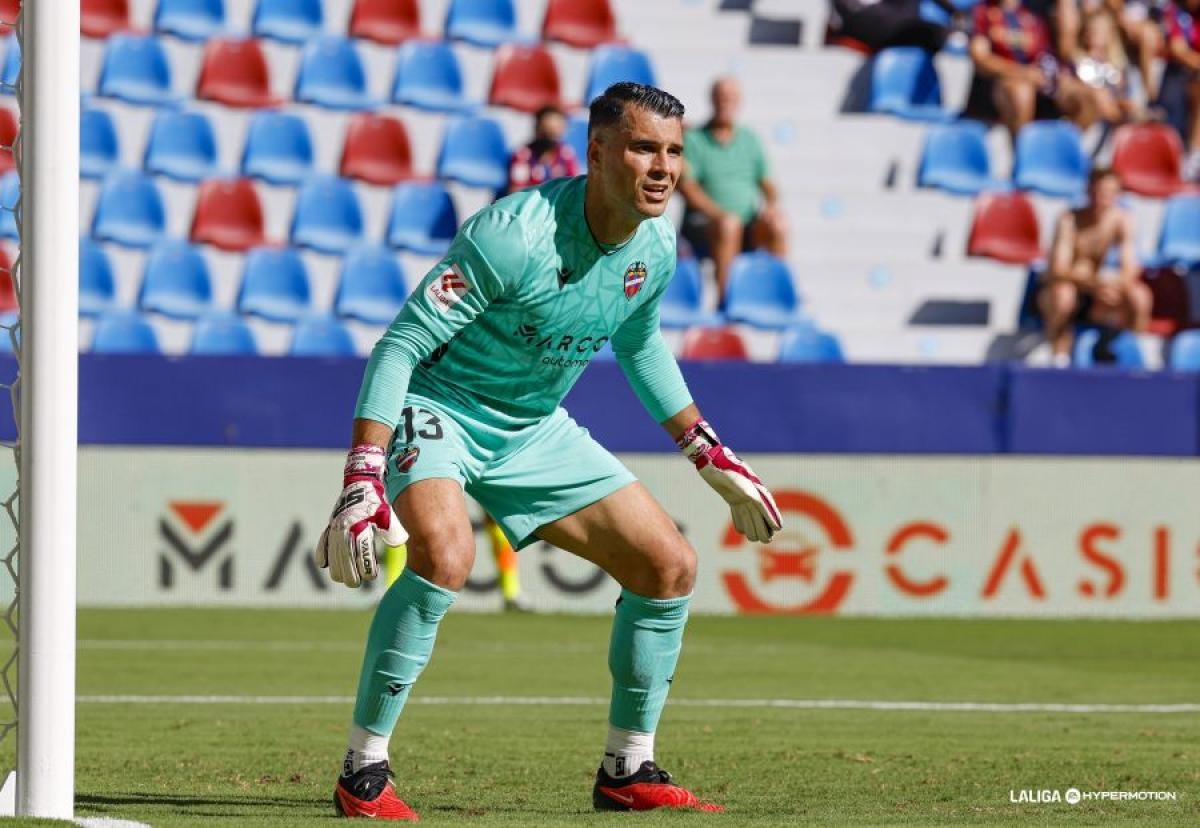 Andrés Fernández ficha por el Almería 