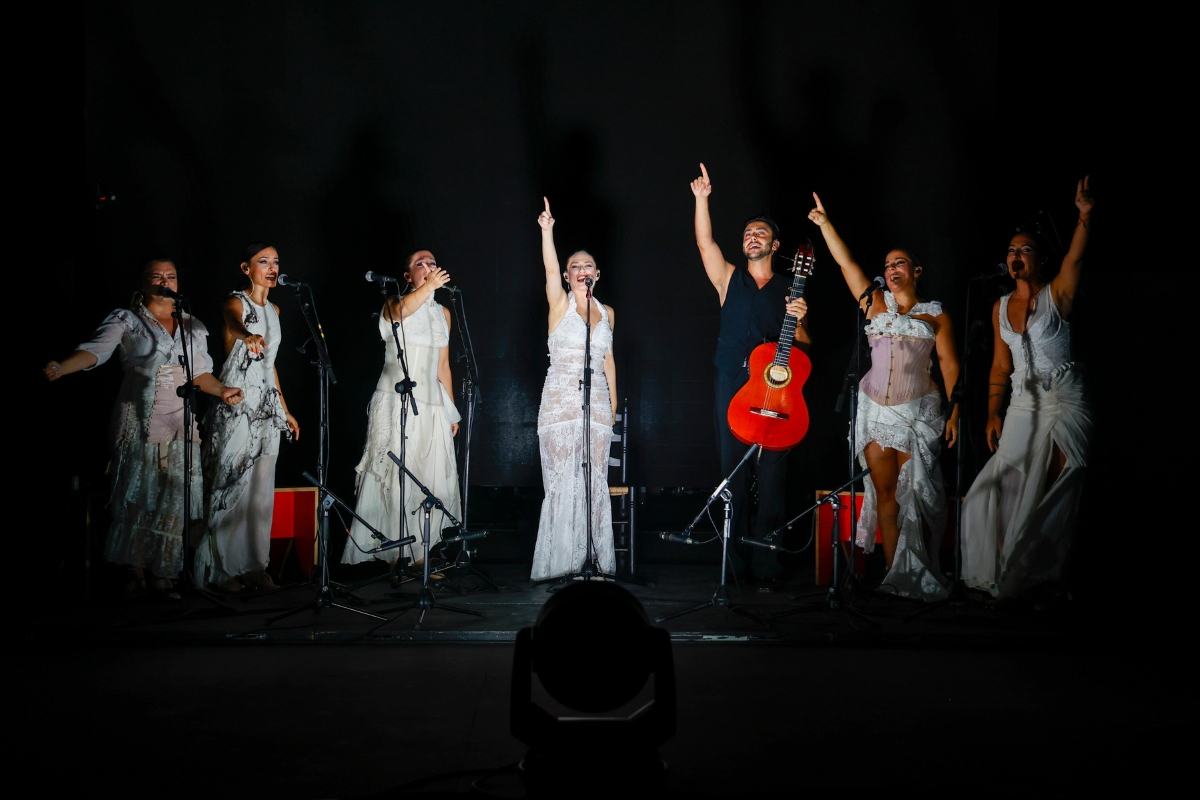 Yerai Cortés 'embruja' con su guitarra la tercera noche de La Mar de Músicas