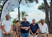 El Castell de l'Olla de Altea entrega la 'Illeta d'Or' a Cruz Roja Altea y Matías Aznar Ripoll a título póstumo