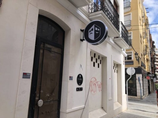 PP y PSOE de Alicante pactan limitar los apartamentos en los bajos y asumir las competencias de sanción