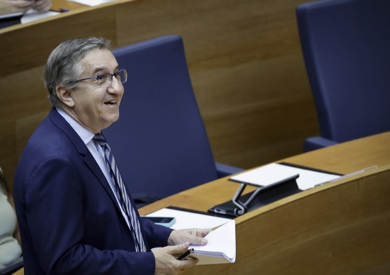 Cerca de 39.000 personas solicitan en una semana el certificado automático de B2 y C1 de valenciano
