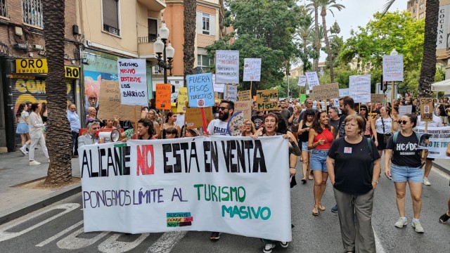 La plataforma 'Alicante, ¿dónde vas?' se moviliza contra la turistificación: manifestación el 25 de julio