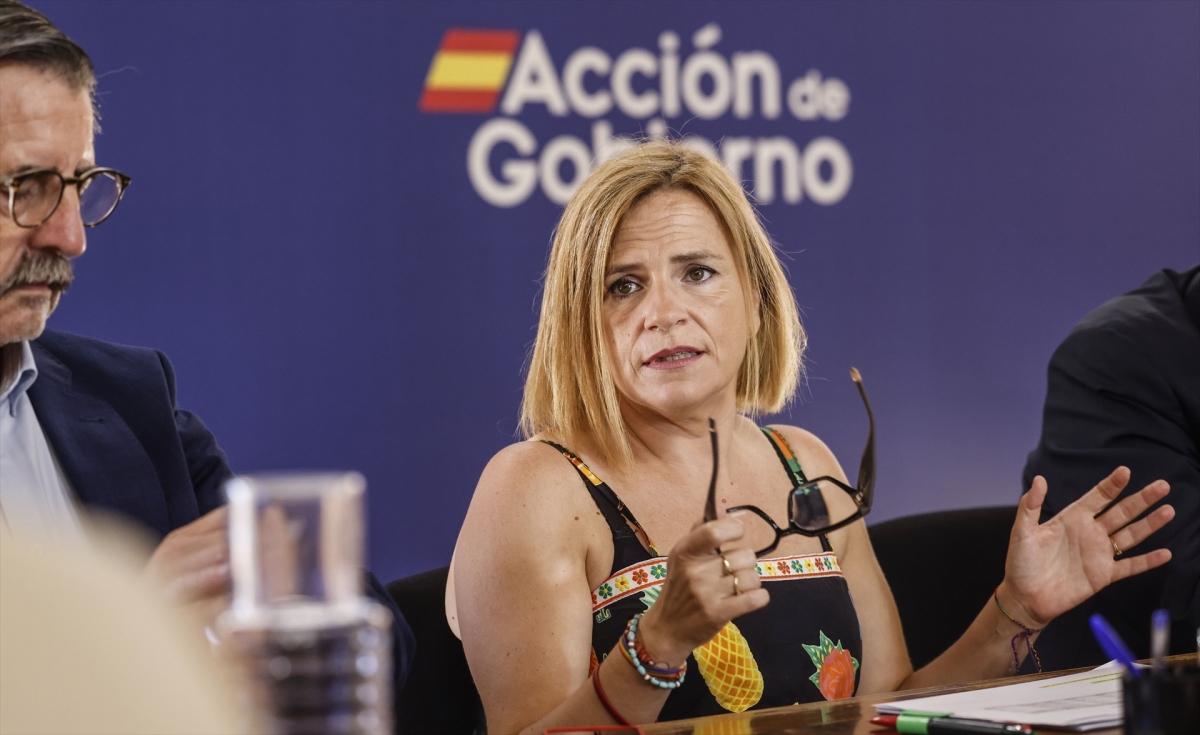 La delegada del Gobierno, Pilar Bernabé, se reúne con patronal y sindicatos para tratar el avance de las obras Dana - Foto: ROBER SOLSONA/EP La delegada del Gobierno, Pilar Bernabé, se reúne con patronal y sindicatos para tratar el avance de las obras Dana