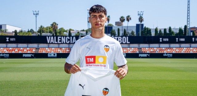 Lucas Núñez renueva con el Valencia CF hasta 2028