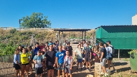 Nules da a conocer los huertos urbanos municipales y su actividad a los alumnos del programa 'Estiu Jove'