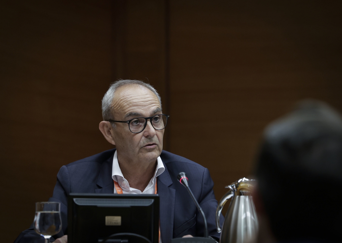 El director general de À Punt, Francisco Aura, en Les Corts Valencianes - Foto: José Cuéllar/Corts Valencianes El director general de À Punt, Francisco Aura, en Les Corts Valencianes
