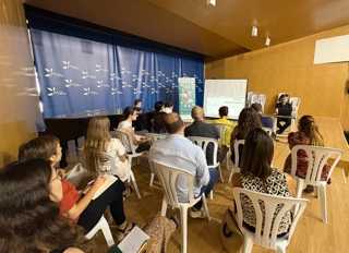 Comarca y empresa | La Diputación presenta en la Mancomunidad Hoya de  Buñol Chiva la plataforma "Conecta Valencia"