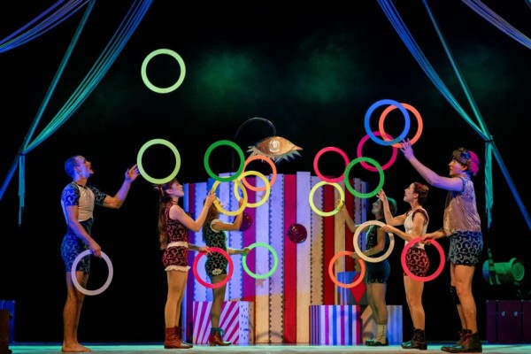 El circo valenciano toma las calles, las plazas y la playa en Sagunt a Escena