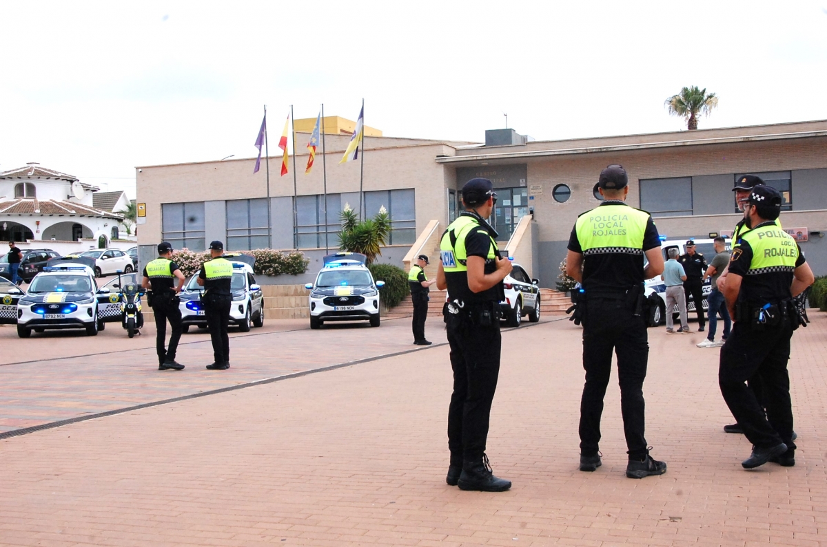 La Policía Local de Rojales renueva su flota con cuatro vehículos de alquiler