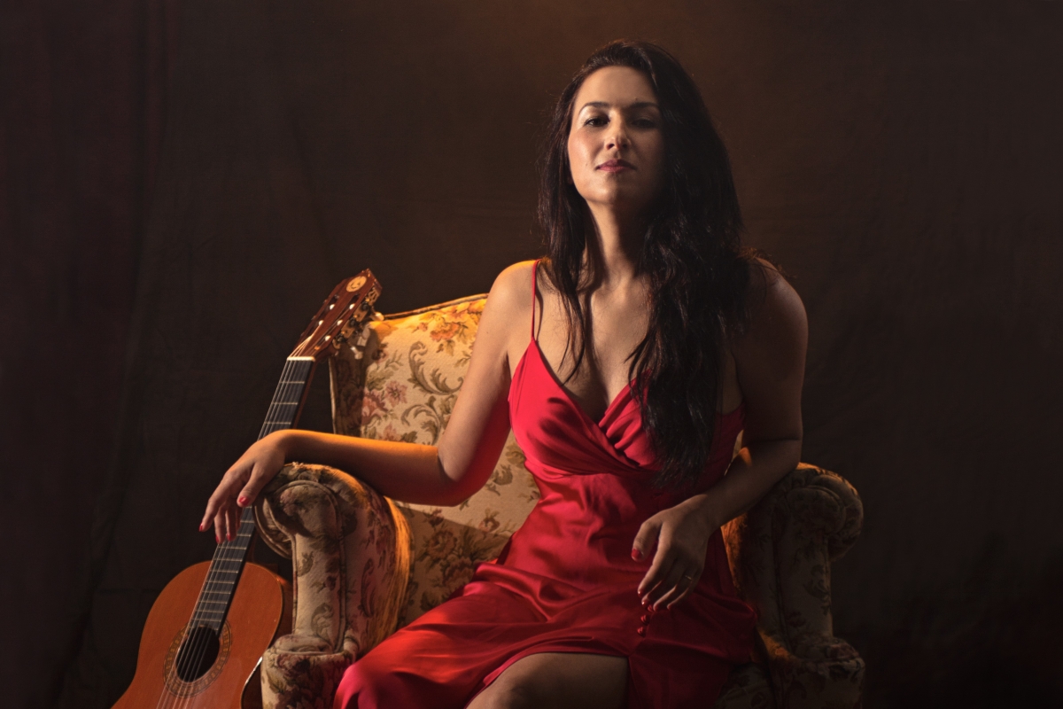 Alba Carmona y Jesús Guerrero rinden homenaje a los cantos populares en el Museu de Belles Arts