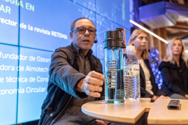 Ozeanic, la botella desarrollada en Ibi que ozoniza el agua: evita el uso de hasta 1.000 envases de plástico al año