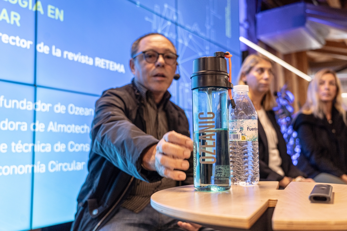 Ozeanic, la botella desarrollada en Ibi que ozoniza el agua: evita el uso de hasta 1.000 envases de plástico al año