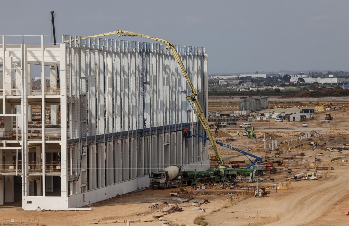 Comarca y empresa | Se abre al tráfico el Vial Estructural del área industrial de Parc Sagunt tras una inversión de 54,4 millones