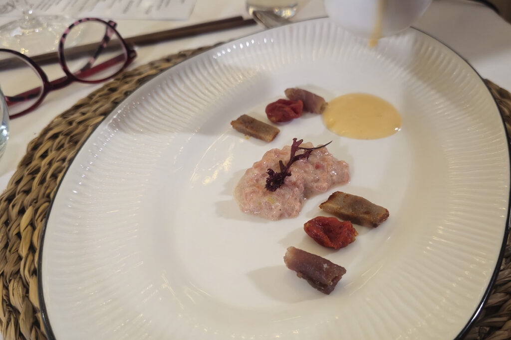 Tomate de El Perelló deshidratado y encurtido, hueva y mojama madurada - Tomate de El Perelló deshidratado y encurtido, hueva y mojama madurada