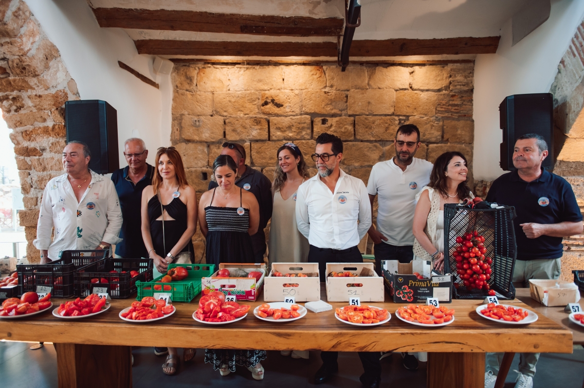Quique Dacosta y Ricard Camarena lideran el jurado para elegir el mejor tomate de La Marina en Dénia