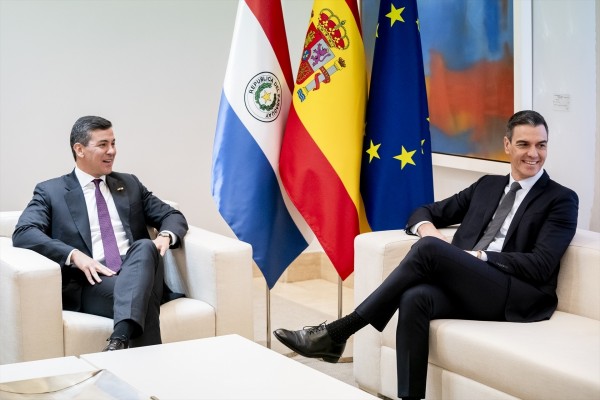 Sánchez firma con el presidente de Paraguay un nuevo acuerdo de migración circular
