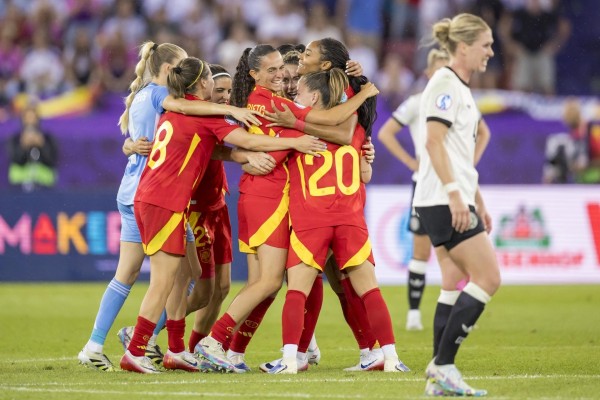 Aitana Bonmatí lleva a España a su primera final de la Eurocopa en el minuto 113