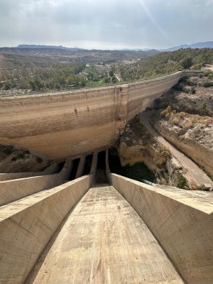La CHS invierte cerca de 3 millones para reponer de los órganos de desagüe de la presa de Puentes IV en Lorca
