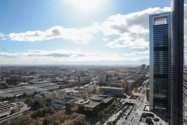 La murciana Baraka continúa la pelea judicial y presenta una demanda contra el traspaso de terrenos entre Adif y BBVA en la 'Operación Chamartín'