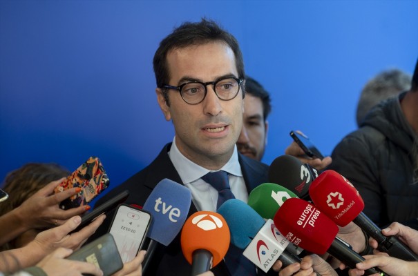 España retrasará la entrega del presupuesto de 2025 a Bruselas más allá del 15 de octubre

