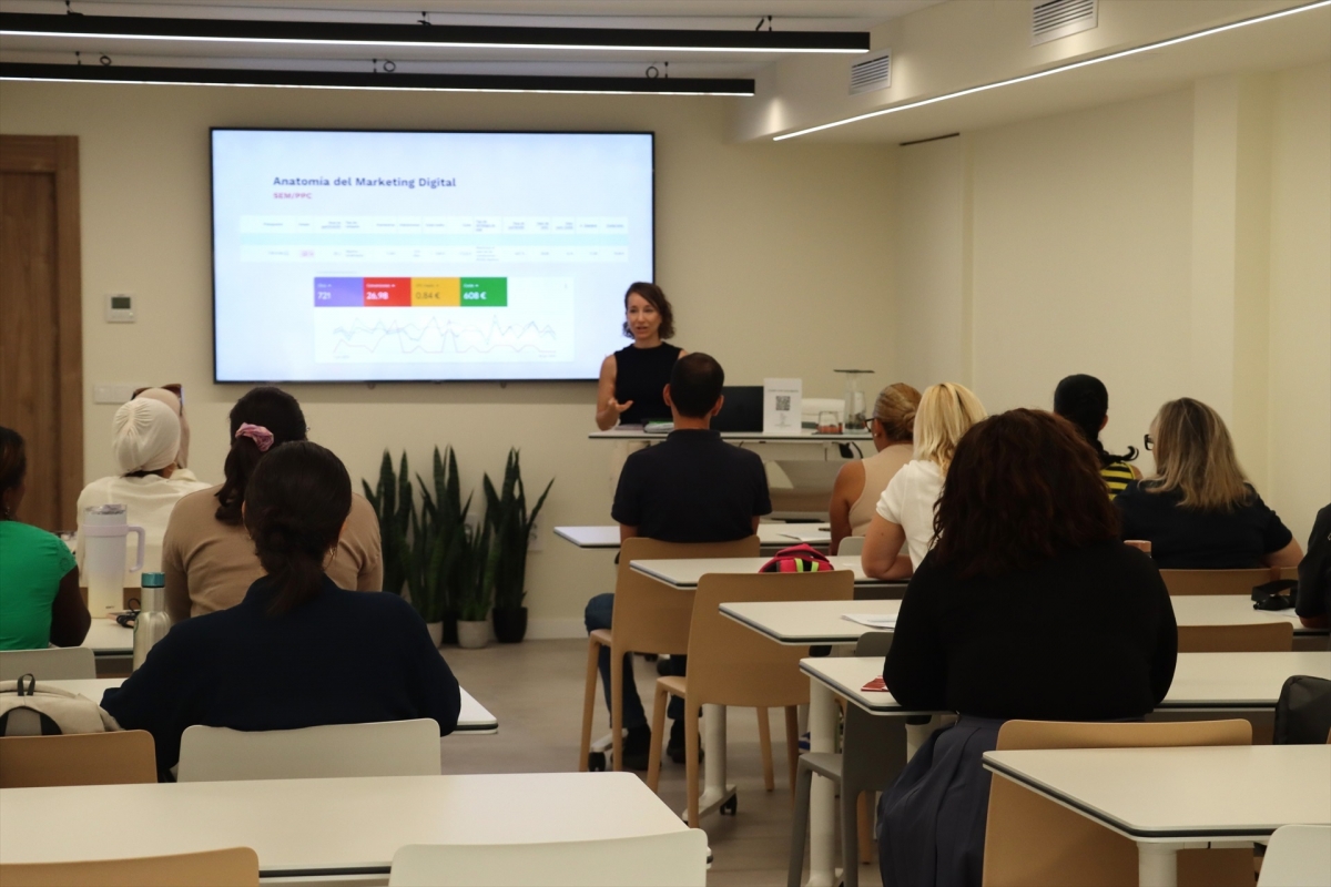 Escuela de Emprendimiento Vital: un plan de Cáritas y Genion para que emprendan personas vulnerables