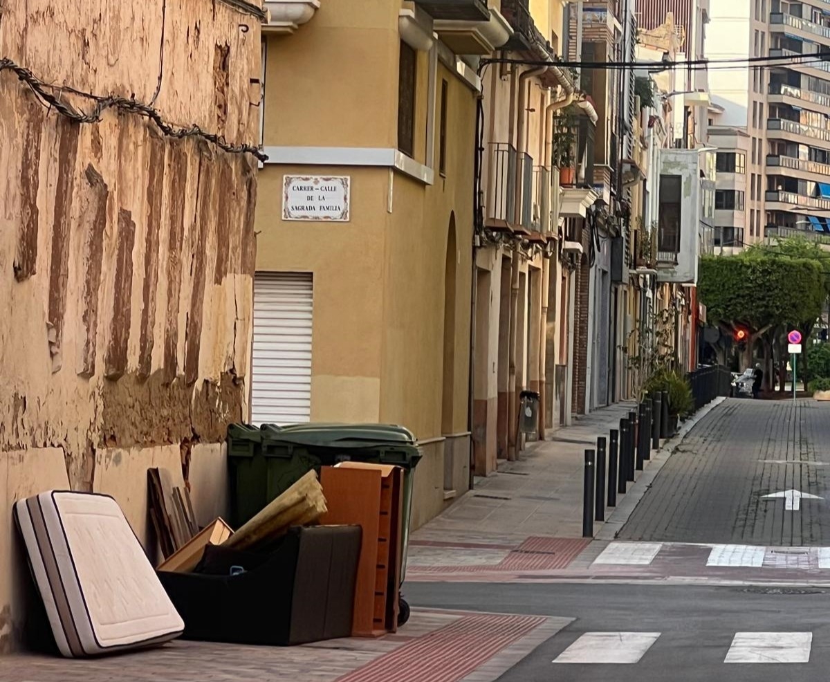 Voluminosos abandonados. - 