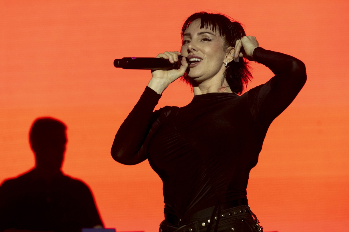El K-pop y la fuerza de Mala Rodríguez llenan la explanada del puerto en el día 'gratis' de La Mar de Músicas