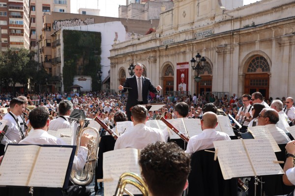 Castelló homenatjarà a la dolçaina i el tabal en el 9 d'Octubre com a part 
