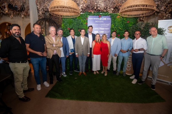 REM celebra su Foro de Verano con nuevos acuerdos y reconocimientos al talento empresarial