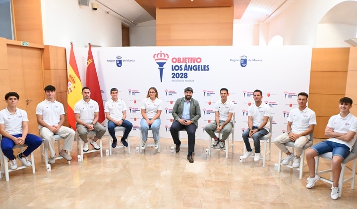 La Comunidad apoya con 143.400 euros este año a 12 deportistas para Los Ángeles 2028