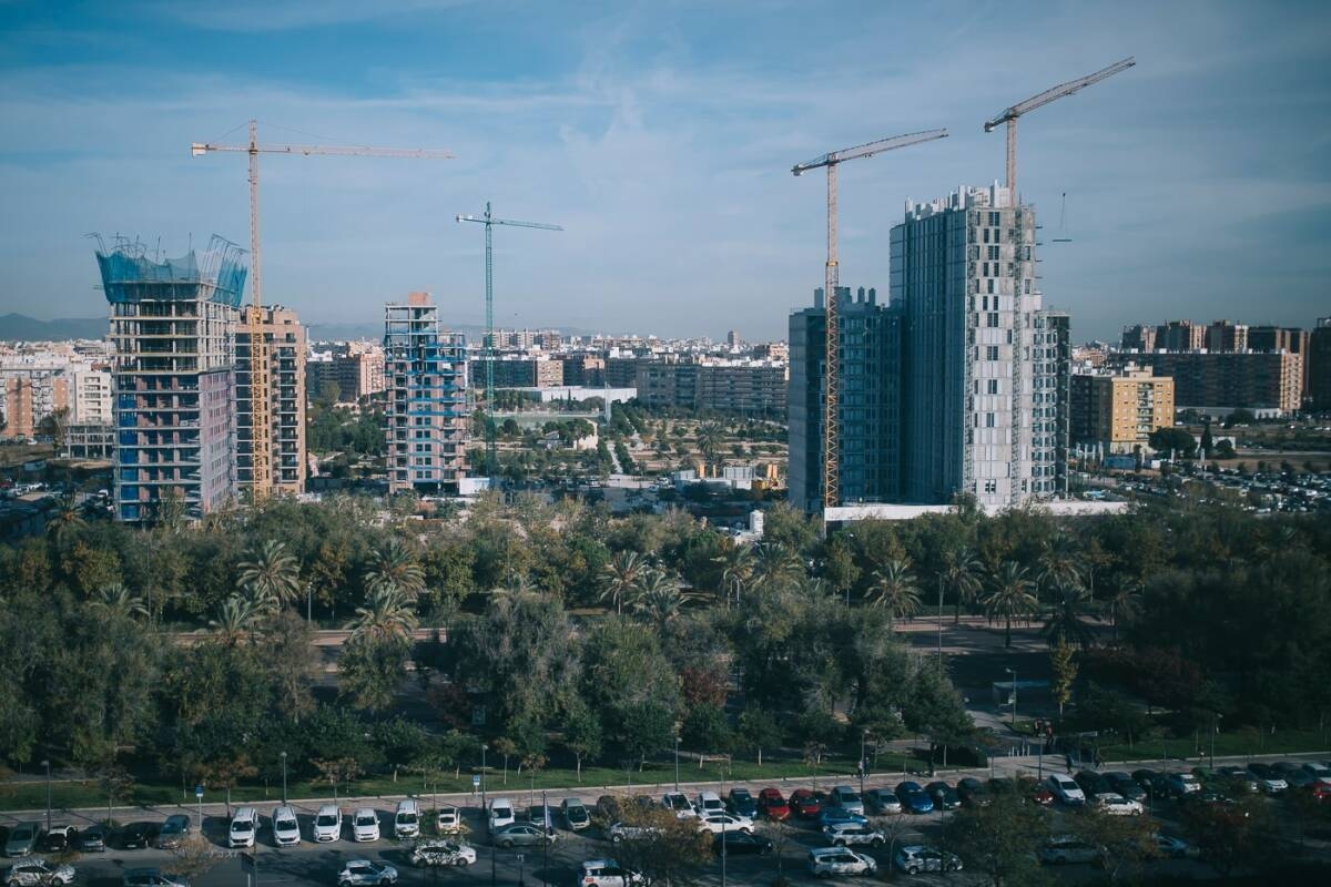 València | Luz verde ambiental al cambio del Plan General de València para regular el 'coliving' o el uso de azoteas