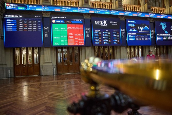 BME pide adaptarse a un entorno más inestable y llama a incentivar la vuelta del minorista a la Bolsa