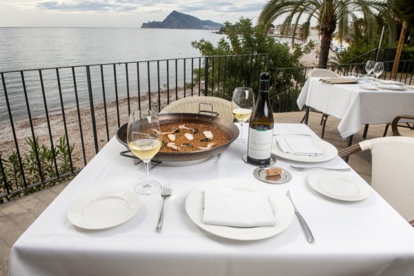 Las tres paellas vista mar que hace dos años no podía recomendar (y ahora hay que ir)