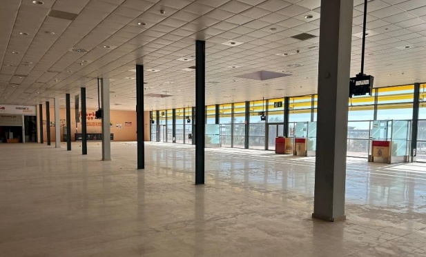 Instalaciones interiores del aeropuerto de San Javier.