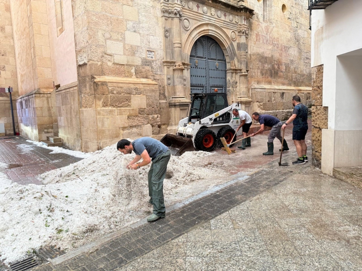 Las tormentas de la noche causan más de 130 incidencias en la Región: rescates, achiques de agua, obstáculos...