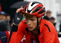 El neerlandés Arensman se impone en La Plagne por delante de Vingegaard y Pogacar
