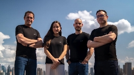 El coche de Liux, desde Elche, entra en testeo con mejoras estructurales y refuerza su equipo