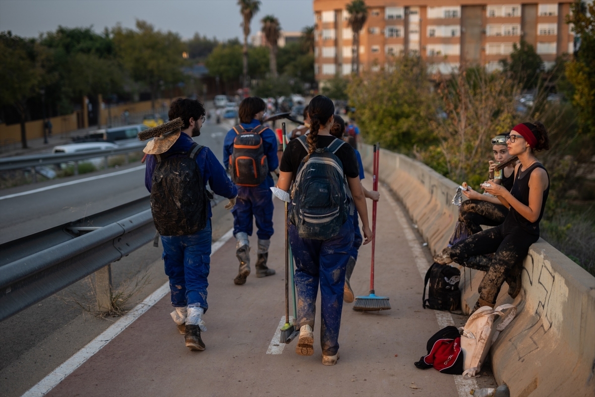 'D’acer i de cristall': una crónica social sobre los voluntarios de la Dana