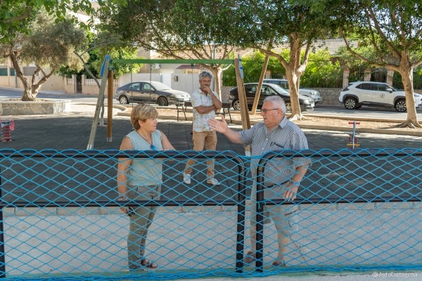 Cartagena inyecta 110.000 euros para impulsar Torreciega: nuevos toldos, una pista de petanca y mejoras en las zonas verdes